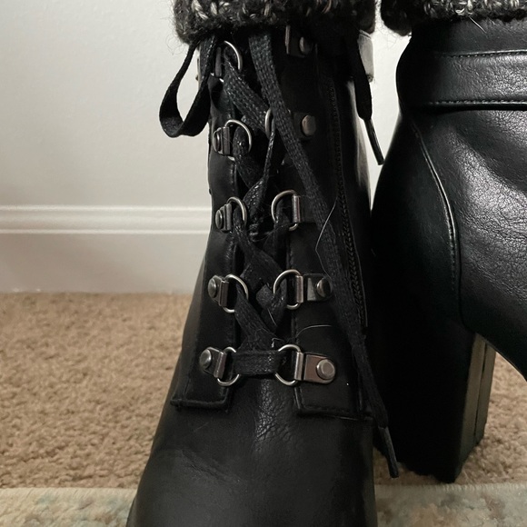 Circus Heeled Lace-Up Boots - Picture 4 of 4